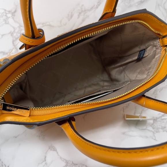 Michael Kors Avril Small Satchel And Wallet - Picture 15 of 15